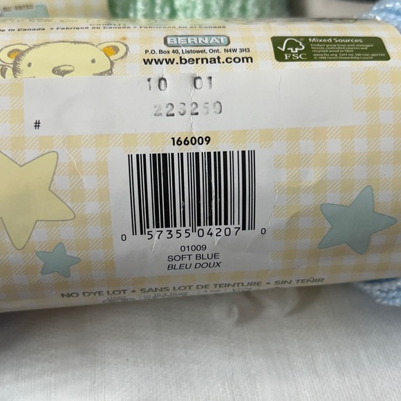 Bernat yarn 4 different colors. - Picture 3 of 8